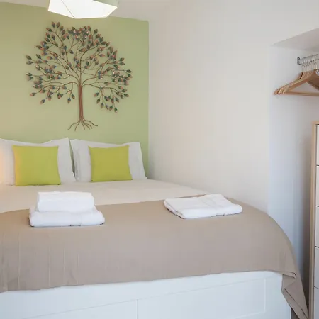 Apartment Contemporary By Alfama *